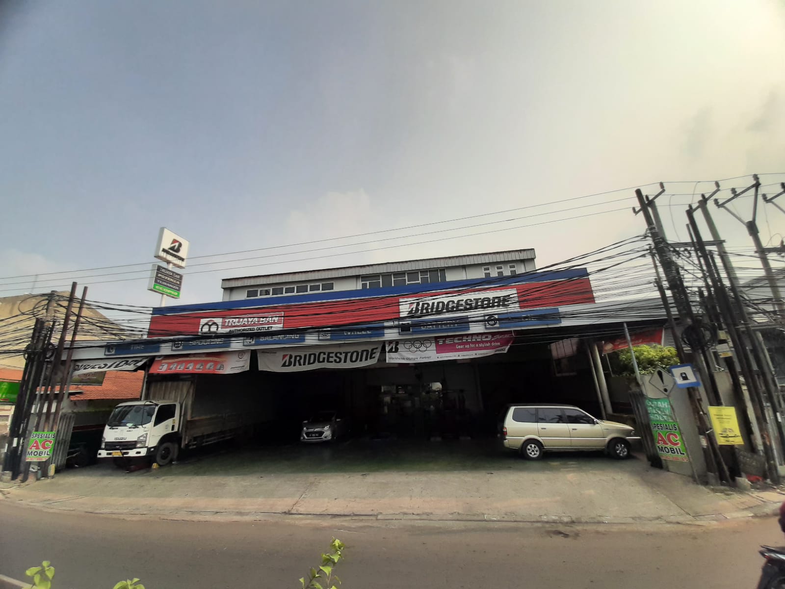 TRIJAYA BAN TAMBUN