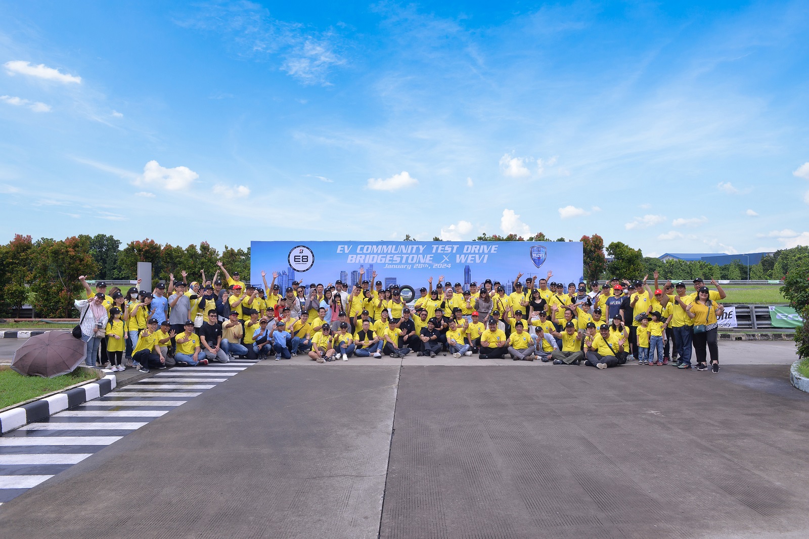 Bridgestone Indonesia Perkenalkan Size Terbaru Ecopia EP150 ke Komunitas Wuling Electric Vehicle Indonesia (WEVI)